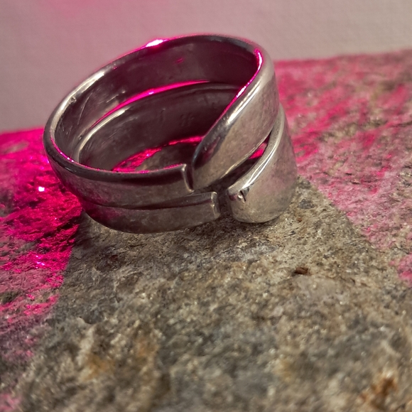 Meet, RetrospectRings - Picture 3 of 8